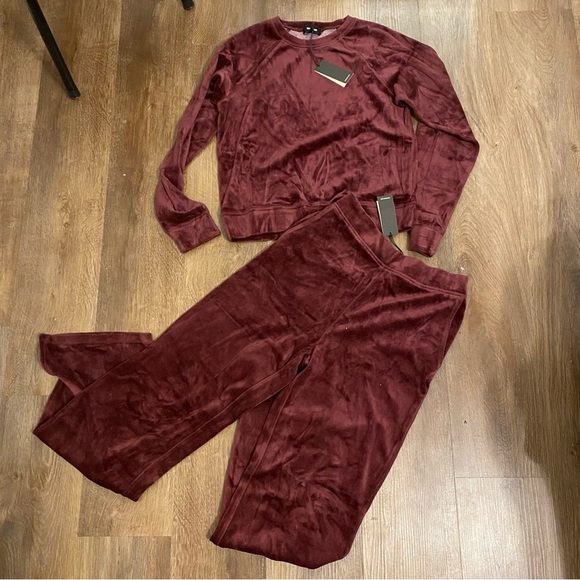 Monrow Velvet Set - Picture 5 of 6